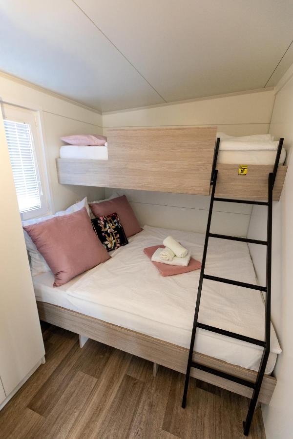 Mobile Home Whit Sea View Lavojesa Drage Esterno foto
